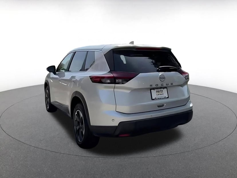 2025 Nissan Rogue - Image 9