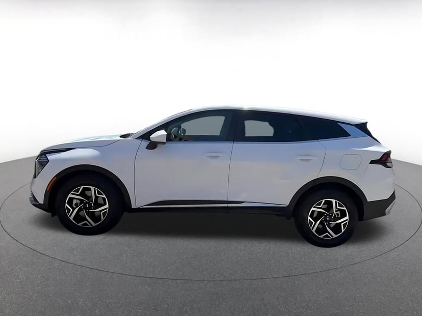 2025 Kia Sportage - Image 8