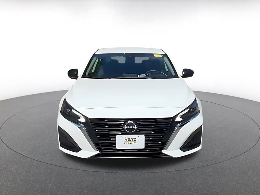 2025 Nissan Altima - Image 5