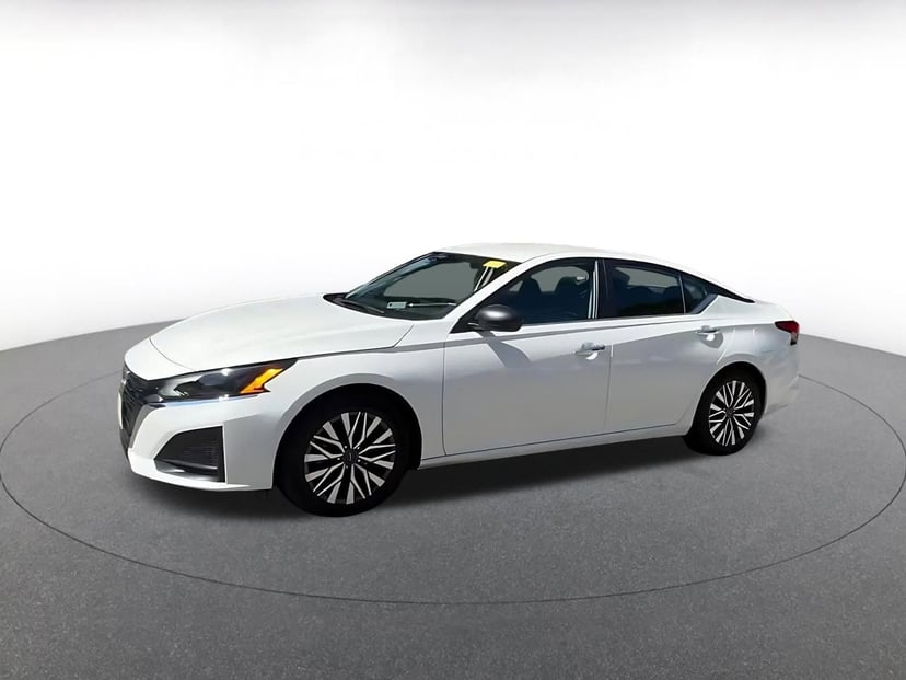 2025 Nissan Altima - Image 7