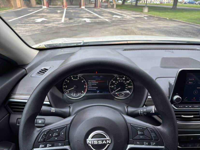 2025 Nissan Altima - Image 29