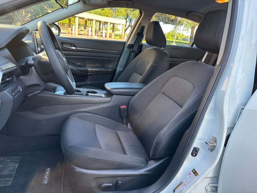 2025 Nissan Altima - Image 12