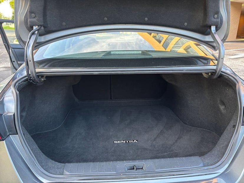 2025 Nissan Sentra - Image 26