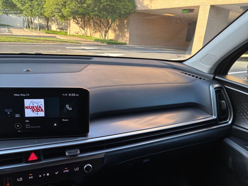 2024 Kia Sorento - Image 30