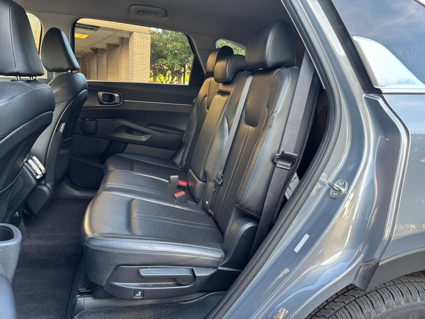 2024 Kia Sorento - Image 21
