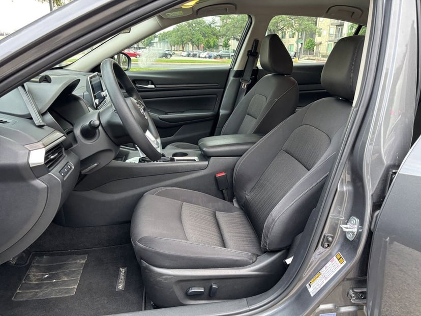 2025 Nissan Altima - Image 21