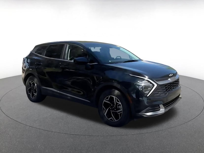 2025 Kia Sportage - Image 2