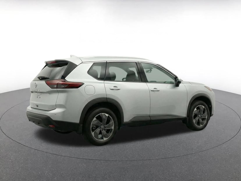 2025 Nissan Rogue - Image 5