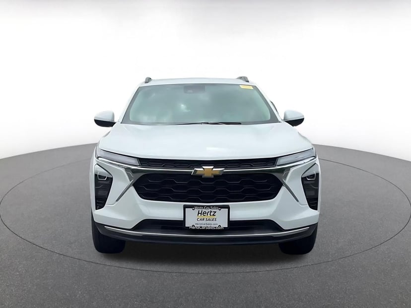 2025 Chevrolet Trax - Image 4