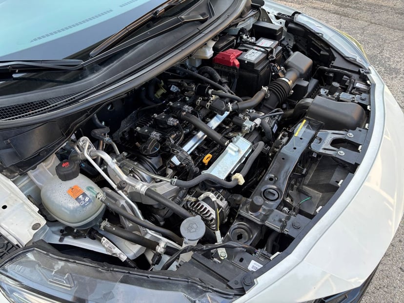 2025 Nissan Versa - Image 27