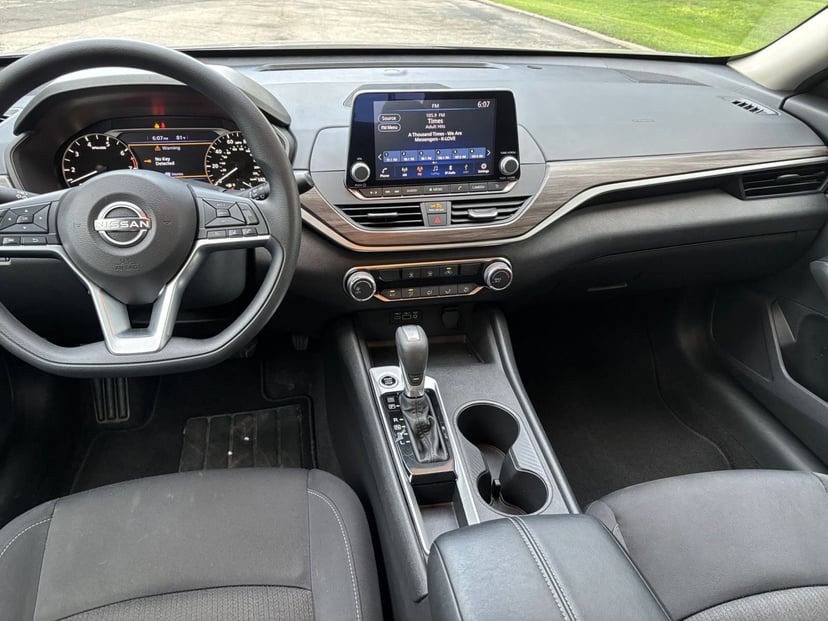 2025 Nissan Altima - Image 27