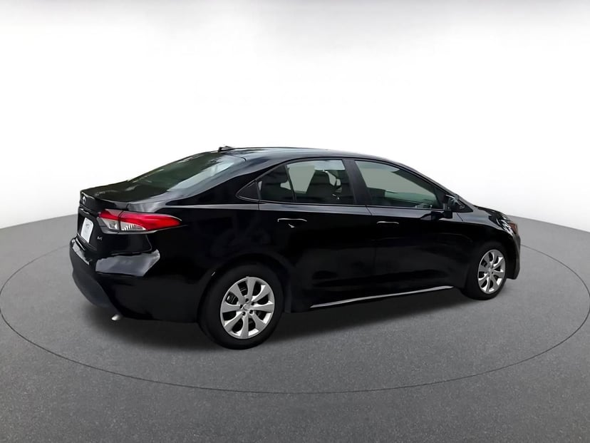 2025 Toyota Corolla - Image 13