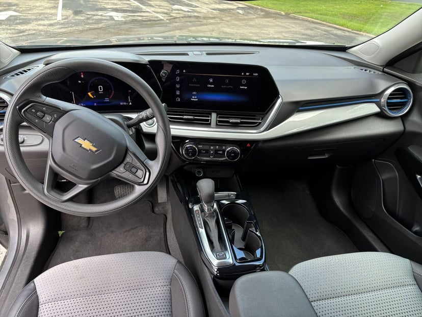 2025 Chevrolet Trax - Image 28
