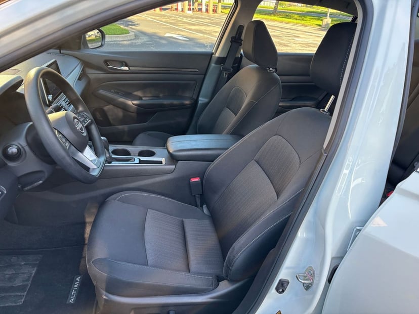 2025 Nissan Altima - Image 20