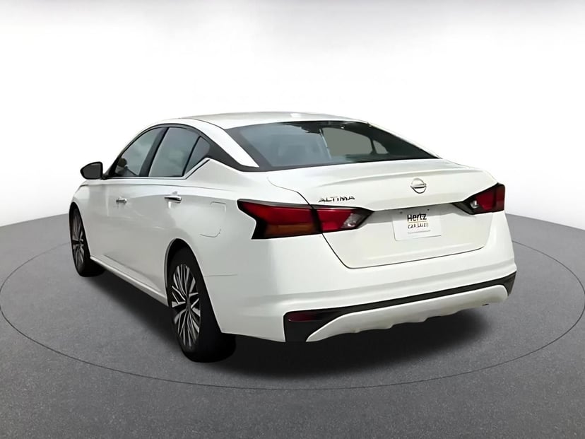 2025 Nissan Altima - Image 11