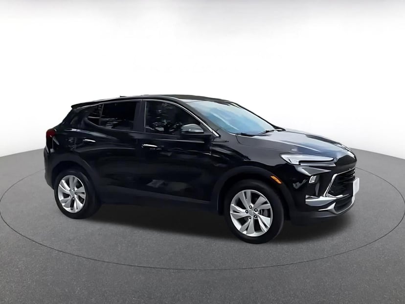 2025 Buick Encore GX - Image 2