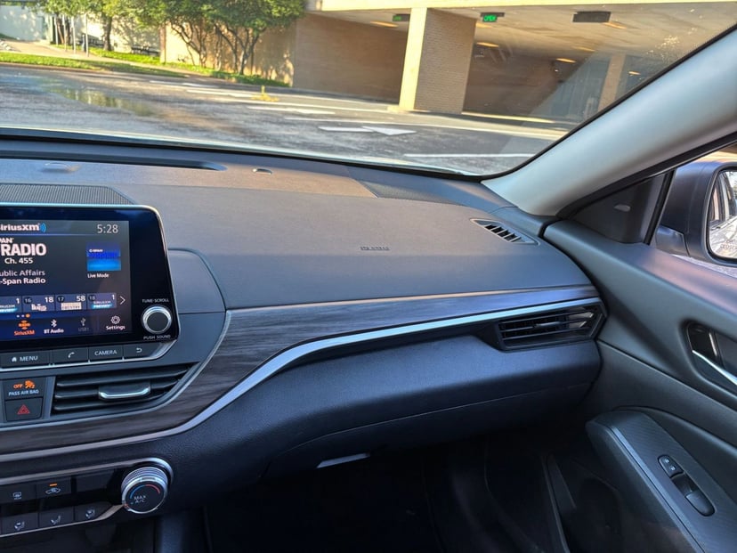 2025 Nissan Altima - Image 19