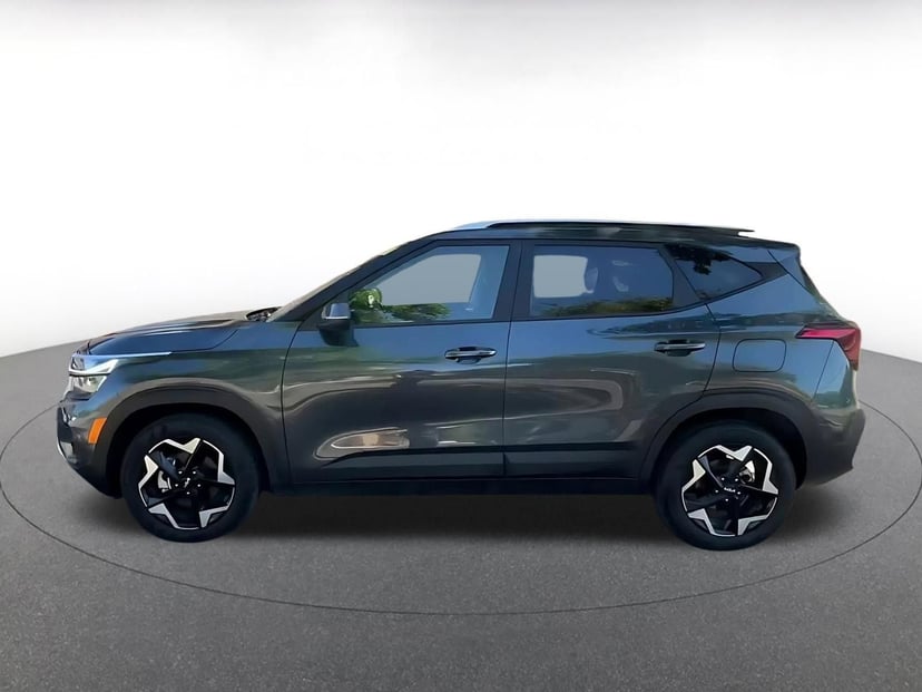 2025 Kia Seltos - Image 8