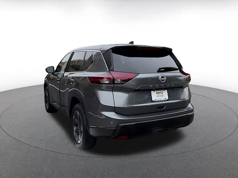 2025 Nissan Rogue - Image 11
