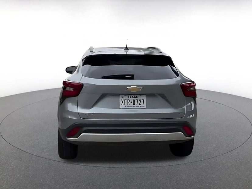 2025 Chevrolet Trax - Image 12