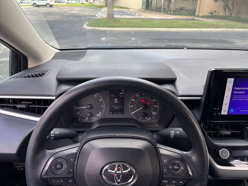 2025 Toyota Corolla - Image 29