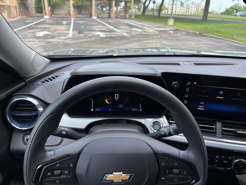 2025 Chevrolet Trax - Image 29
