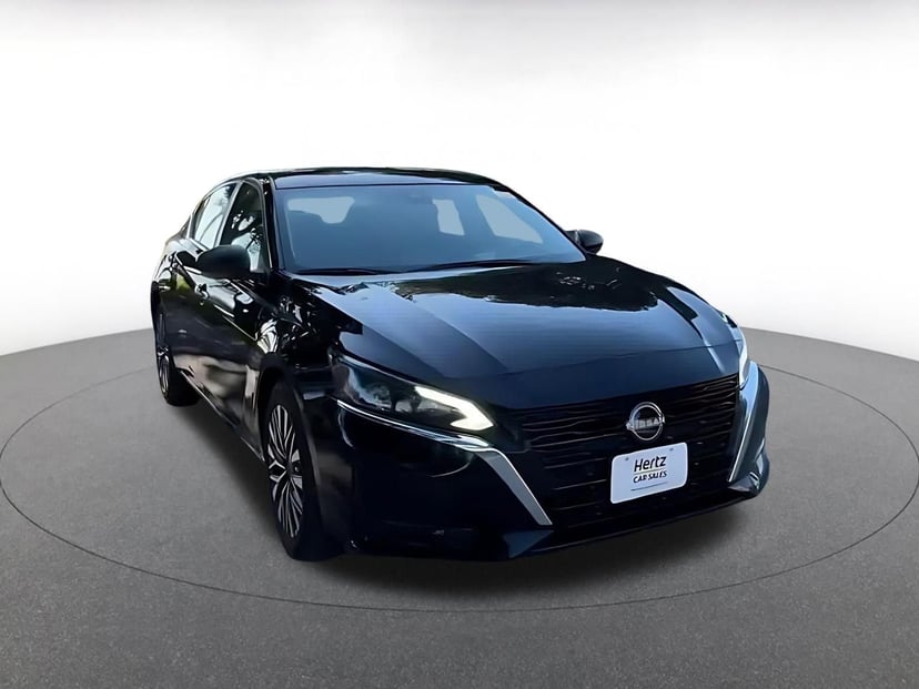 2025 Nissan Altima - Image 3