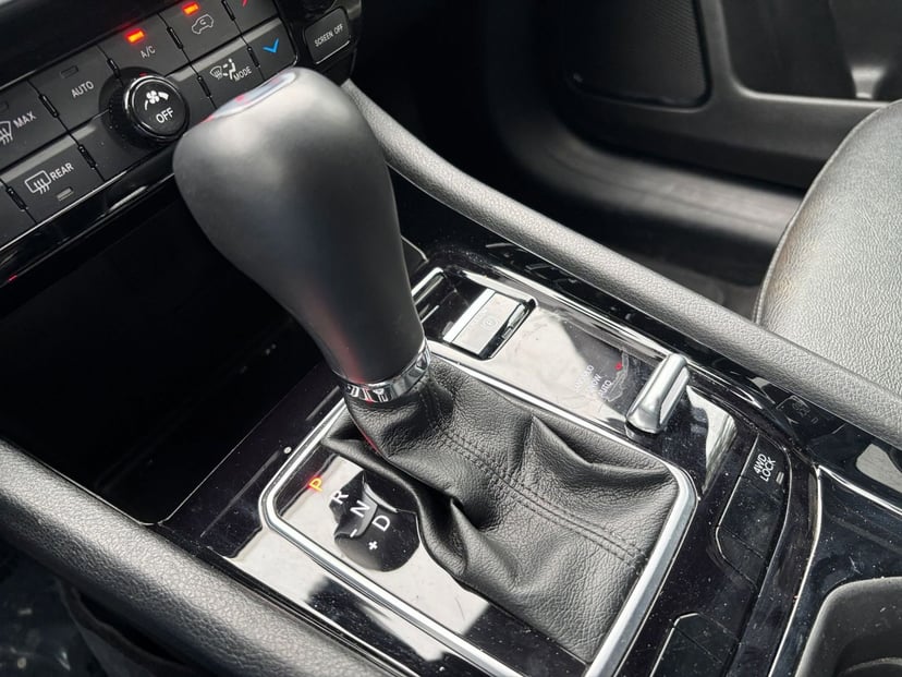 2025 Jeep Compass - Image 36