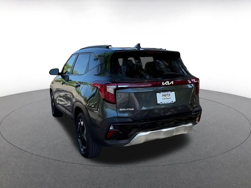 2025 Kia Seltos - Image 11