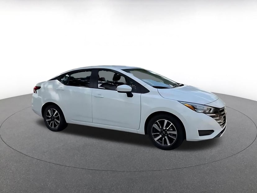2025 Nissan Versa - Image 2