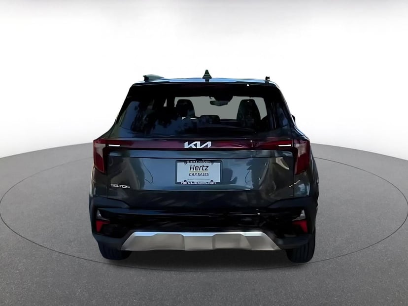 2025 Kia Seltos - Image 12