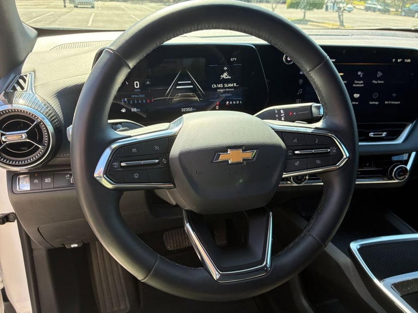 2025 Chevrolet Equinox - Image 29