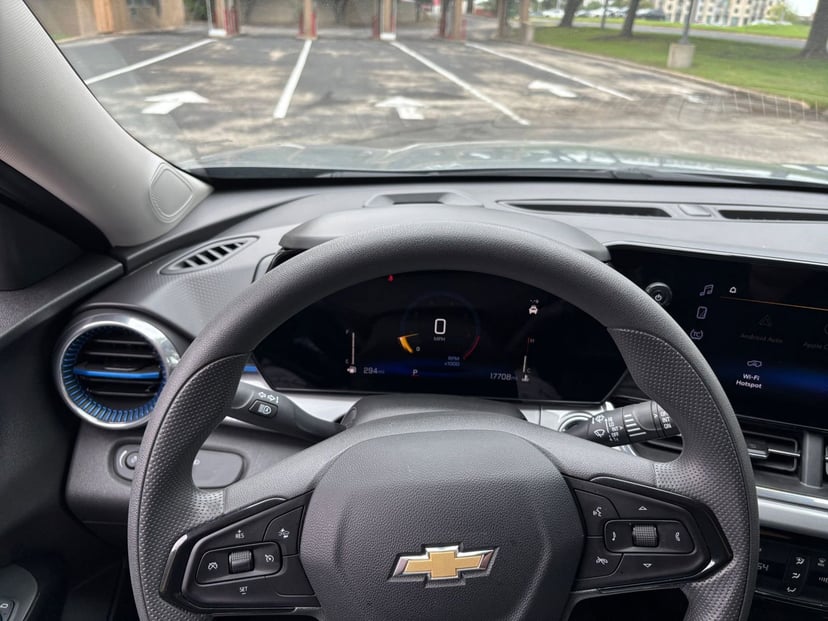 2025 Chevrolet Trax - Image 29