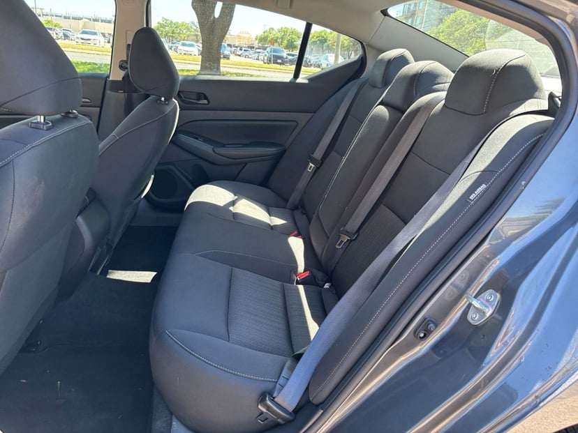 2025 Nissan Altima - Image 21