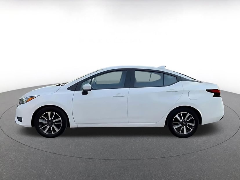 2025 Nissan Versa - Image 7
