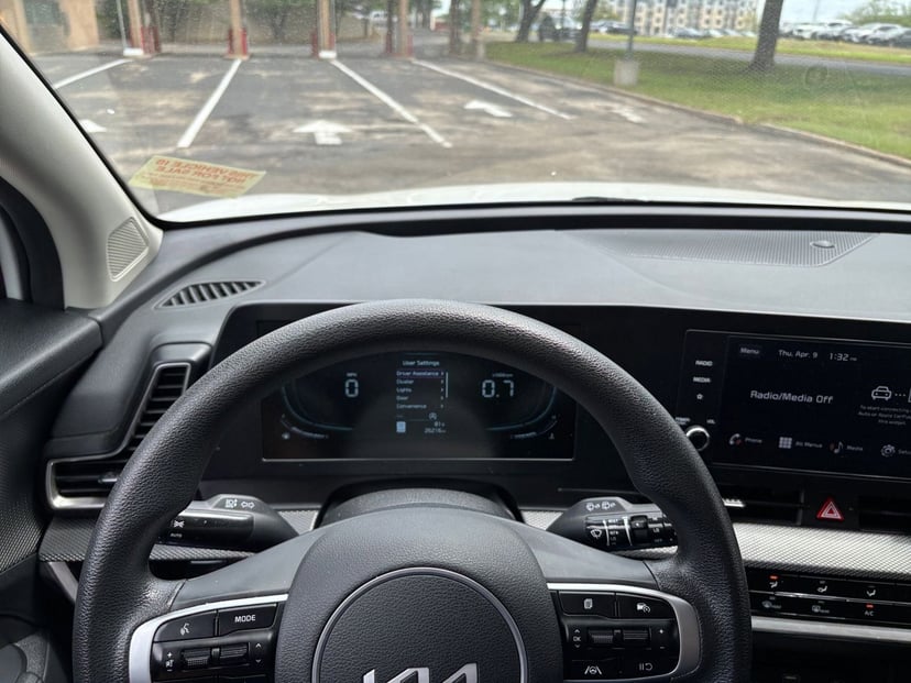 2025 Kia Sportage - Image 29