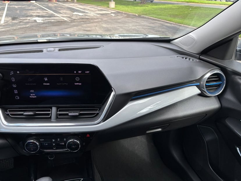 2025 Chevrolet Trax - Image 30