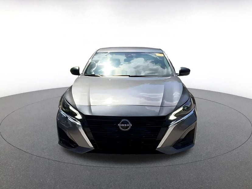 2025 Nissan Altima - Image 5