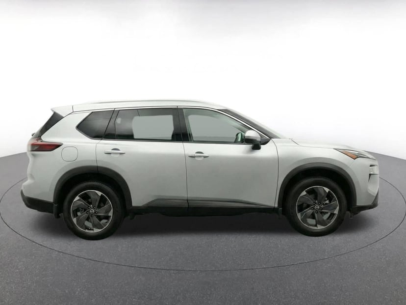 2025 Nissan Rogue - Image 6
