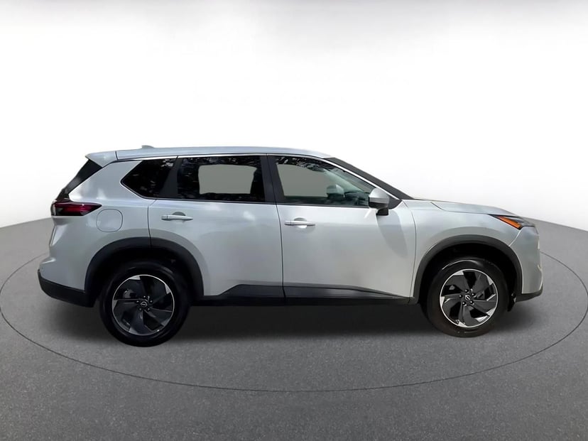 2025 Nissan Rogue - Image 13