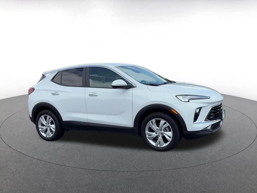 2025 Buick Encore GX - Image 2
