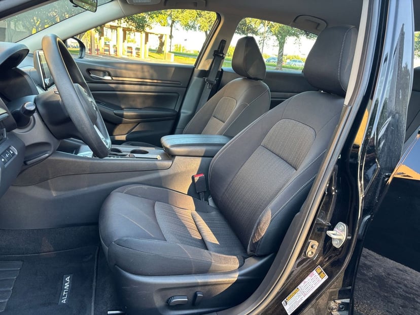 2025 Nissan Altima - Image 22