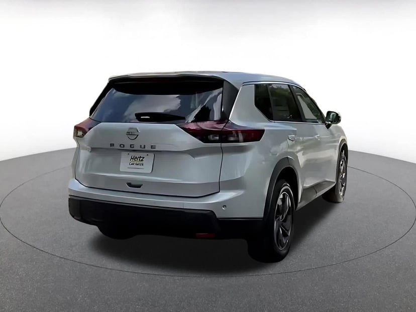 2025 Nissan Rogue - Image 11