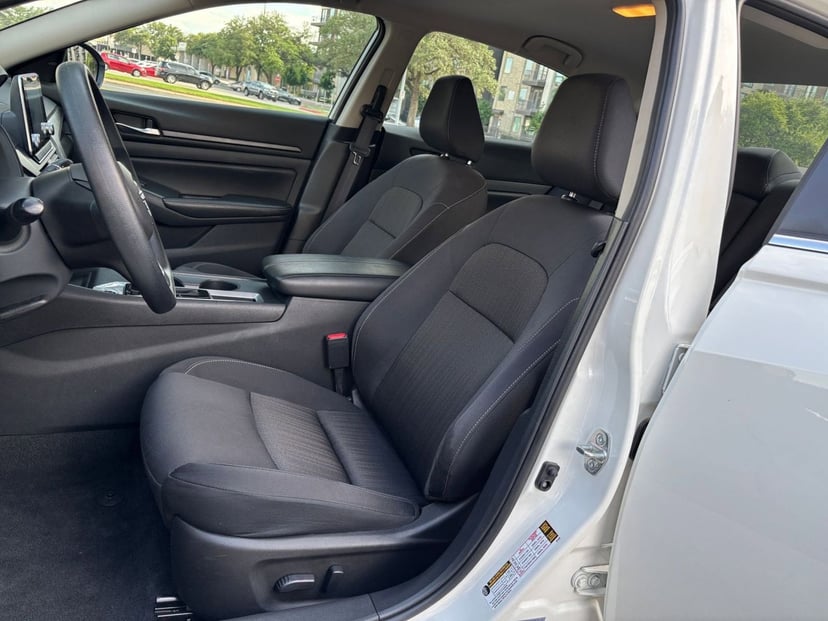 2025 Nissan Altima - Image 22