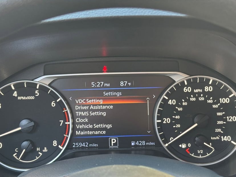 2025 Nissan Altima - Image 24