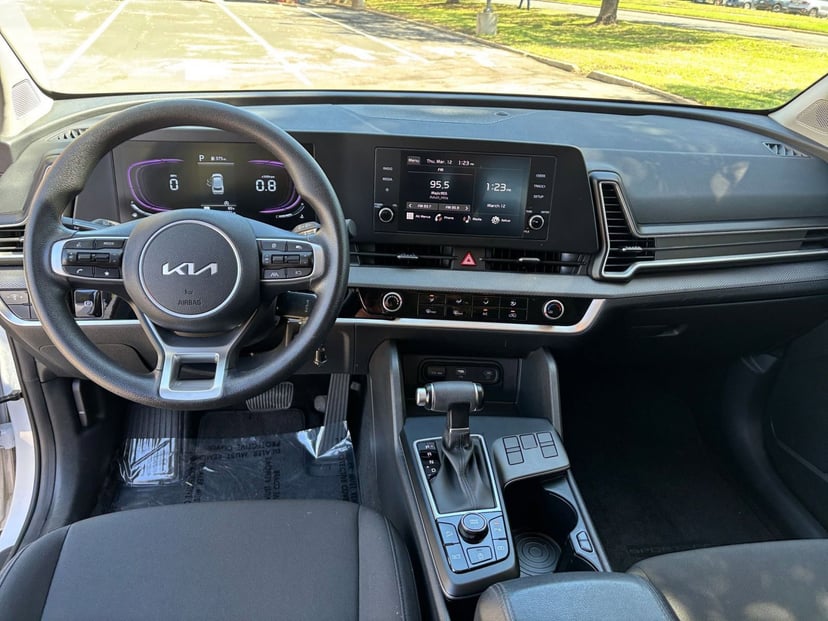 2025 Kia Sportage - Image 28
