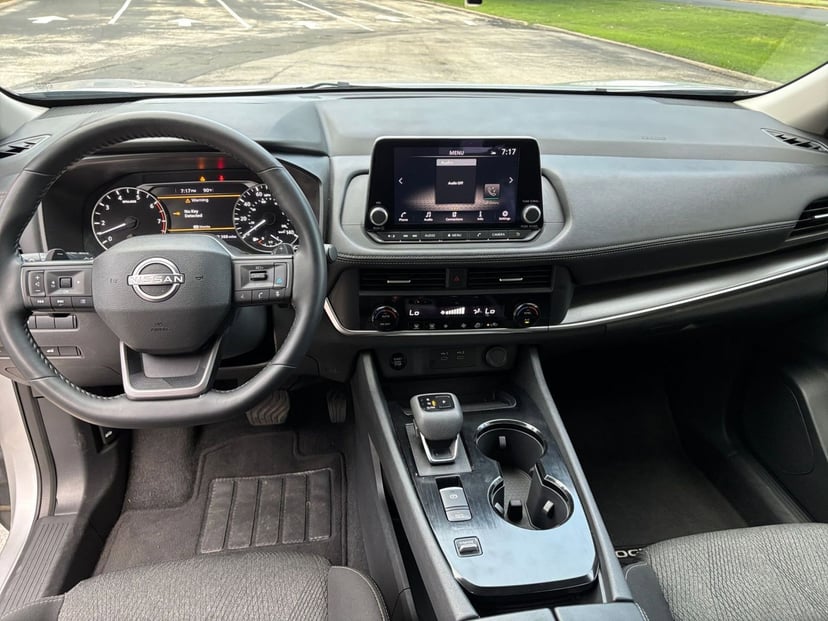 2025 Nissan Rogue - Image 28
