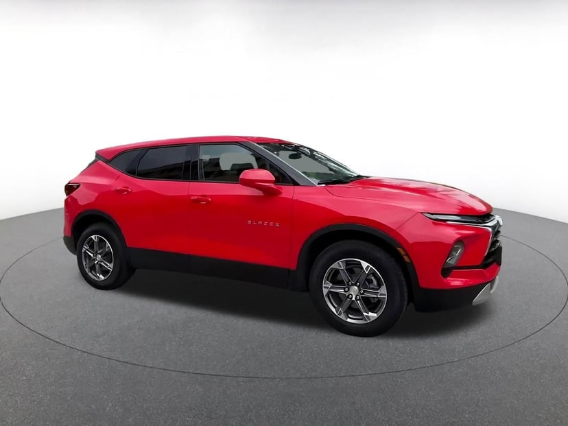 2025 Chevrolet Blazer - Image 2