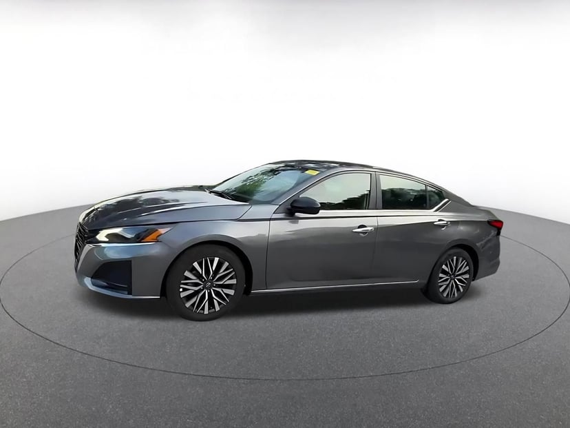 2025 Nissan Altima - Image 6