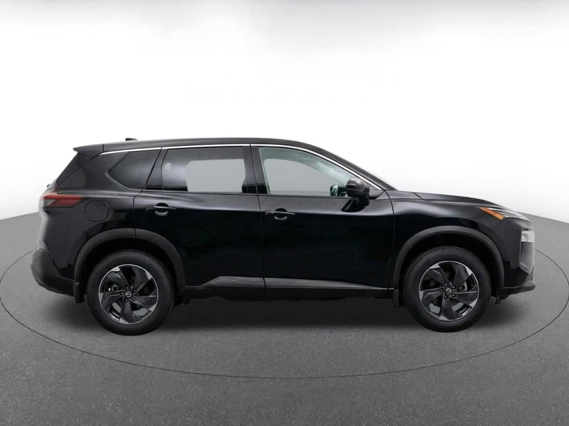 2025 Nissan Rogue - Image 11